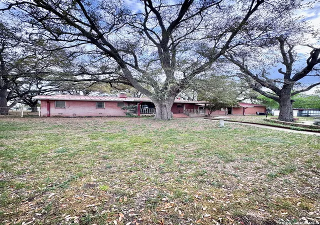 2nd image of 6565 Whitby Rd, San Antonio, TX 78240 | MLS# 1956571