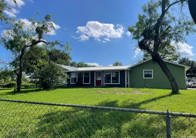 Homes for sale in Seguin, TX | 2126 Church Rd, Seguin, TX 78155 | MLS# 1956585