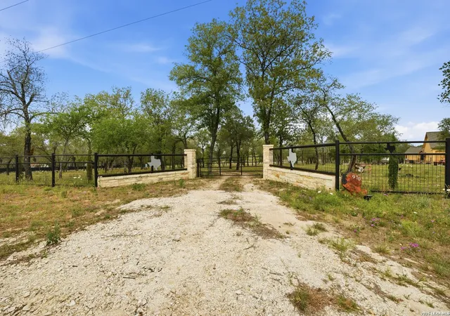 1st image of 970 Stevens Rd, Somerset, TX 78069 | MLS# 1956587