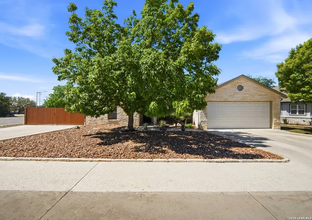 Photo 1 of Sale Pending at 1922 Weston Loop, Kerrville, TX 78028 | MLS# 1956611 | Listing updated on 2026-05-08