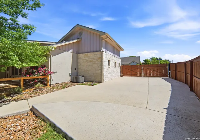Photo 4 of Sale Pending at 1922 Weston Loop, Kerrville, TX 78028 | MLS# 1956611 | Listing updated on 2026-05-08