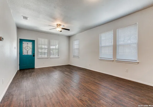 Photo 4 of Single family home for sale at 915 W Rosewood, San Antonio, TX 78201 | MLS# 1956653 | Listing updated on 2026-05-18
