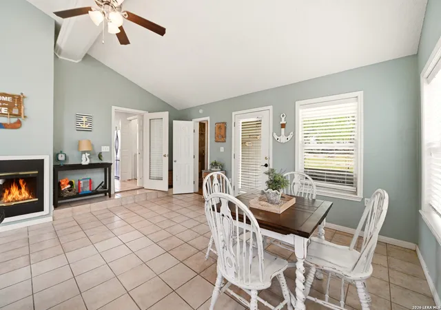 Photo 4 of Single family home for sale at 1518 Lakeside, Canyon Lake, TX 78133 | MLS# 1956712 | Listing updated on 2026-04-20