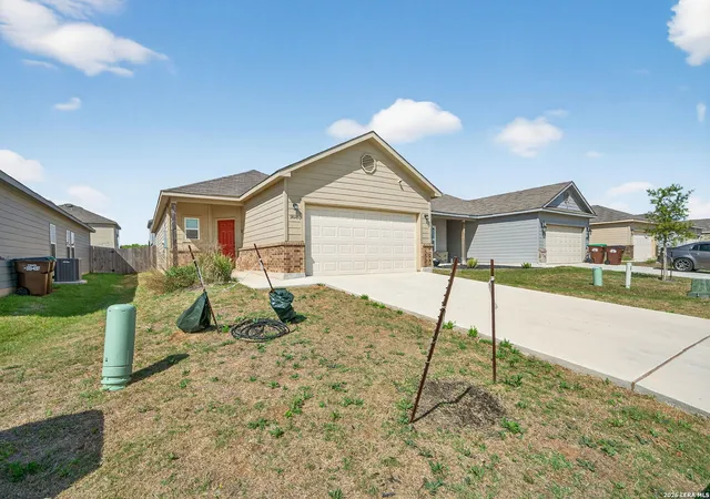 2nd image of 14643 Hackamore, Elmendorf, TX 78112 | MLS# 1956716
