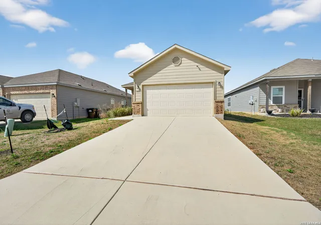 3rd image of 14643 Hackamore, Elmendorf, TX 78112 | MLS# 1956716