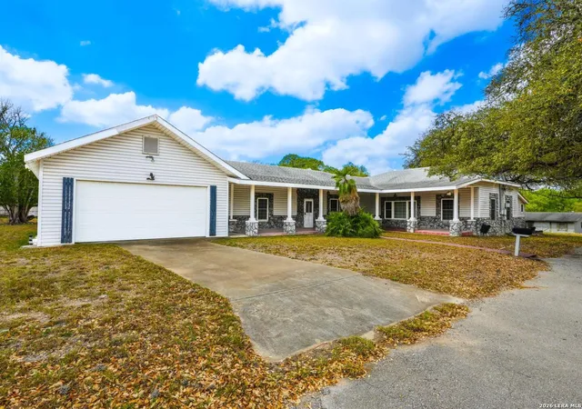 4th image of 137 Kitty Hawk, Universal City, TX 78148 | MLS# 1956758