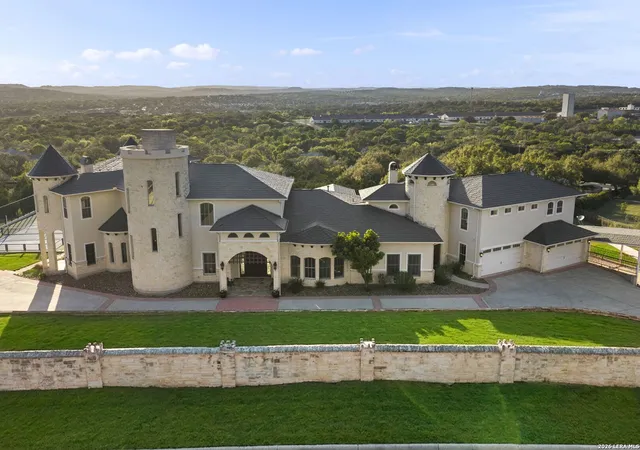 Photo 2 of Mansion for sale at 6762 Manor Hl, San Antonio, TX 78257 | MLS# 1956760 | Listing updated on 2026-04-20