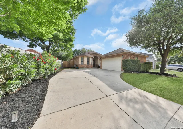 Homes for sale in Helotes, TX | 10018 Amberg Path, Helotes, TX 78023 | MLS# 1956769