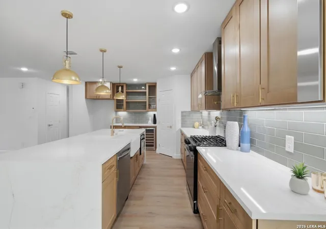 2nd image of 106 Irvington Dr, San Antonio, TX 78209 | MLS# 1956782