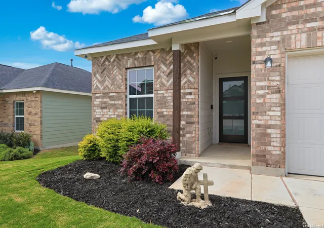 Photo 3 of Single family home for sale at 210 Antelope Vly, San Antonio, TX 78253 | MLS# 1956798 | Listing updated on 2026-05-19
