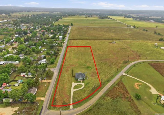 2nd image of 1302 Countryside Bnd, Fredericksburg, TX 78624 | MLS# 1956866