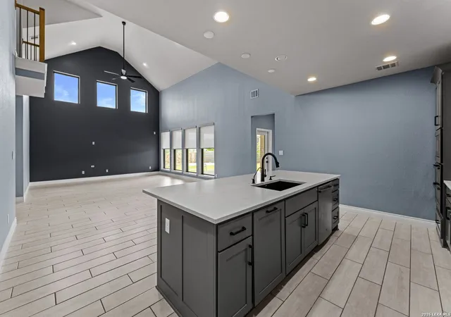 2nd image of 1907 Peres St, New Braunfels, TX 78132 | MLS# 1956886