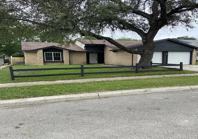 Homes for sale in Live Oak, TX | 11009 Forest Crown, Live Oak, TX 78233 | MLS# 1956887