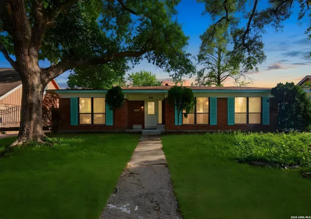 Homes for sale in Houston, TX | 8310 Glenlea St, Houston, TX 77061 | MLS# 1956894