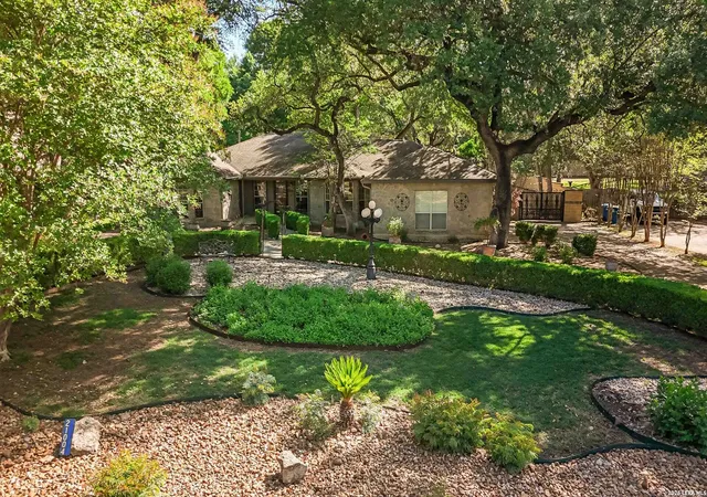 Photo 3 of Single family home for sale at 21004 Hickory Bend, San Antonio, TX 78266 | MLS# 1956937 | Listing updated on 2026-04-24