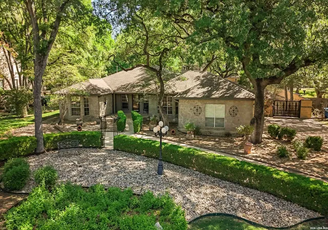 Photo 4 of Single family home for sale at 21004 Hickory Bend, San Antonio, TX 78266 | MLS# 1956937 | Listing updated on 2026-04-24