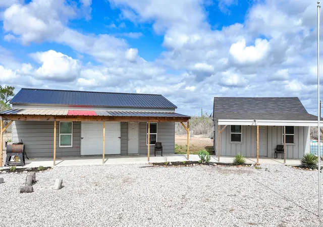 Photo 4 of House for sale at 5518 County Road 310, Freer, TX 78357 | MLS# 1957004 | Listing updated on 2026-04-21