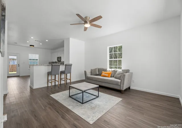 3rd image of 1734 Blueridge Dr, Canyon Lake, TX 78133 | MLS# 1957006