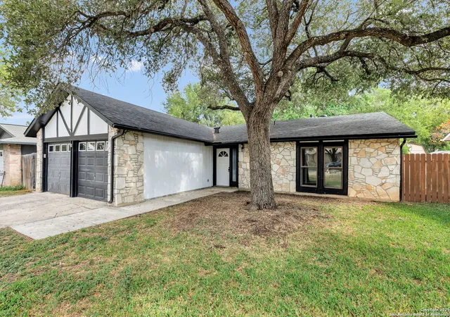 Photo 2 of Sale Pending at 5915 Lake Champlain, San Antonio, TX 78233 | MLS# 1957010 | Listing updated on 2026-08-25