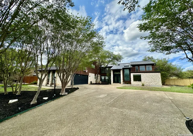 Photo 3 of Single family home for sale at 201 Country Wood Dr, San Antonio, TX 78216 | MLS# 1957072 | Listing updated on 2026-09-07