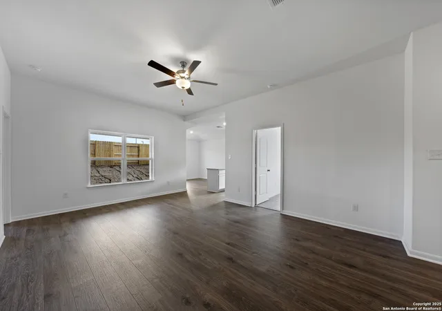 4th image of 16185 Farmer, Lytle, TX 78052 | MLS# 1957104
