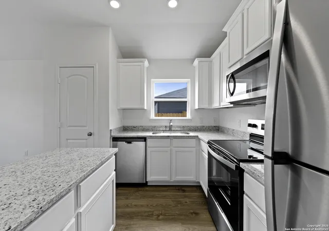 5th image of 16185 Farmer, Lytle, TX 78052 | MLS# 1957104