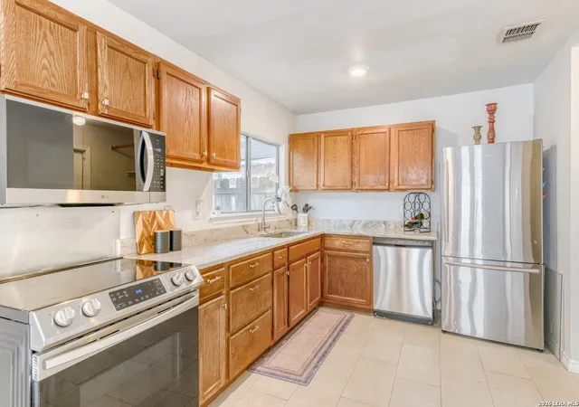 Photo 4 of Single family home for sale at 6223 Valley Pawn, San Antonio, TX 78250 | MLS# 1957129 | Listing updated on 2026-05-08