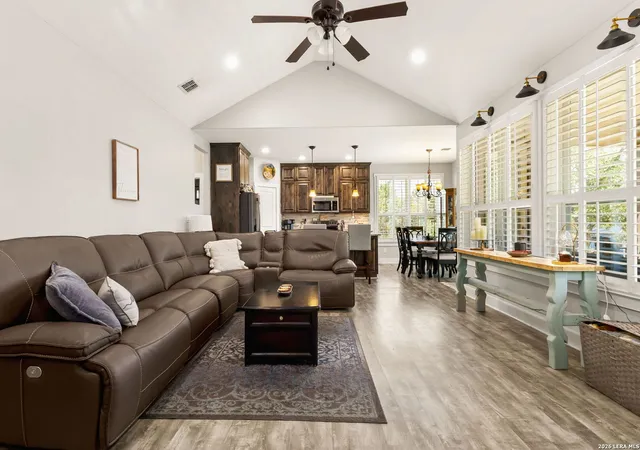 Photo 1 of Single family home for sale at 950 Live Oak Dr, Spring Branch, TX 78070 | MLS# 1957139 | Listing updated on 2026-07-16