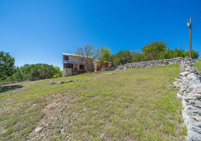 Photo 4 of Single family home for sale at 194 Nw Hills Dr, Kerrville, TX 78028 | MLS# 1957177 | Listing updated on 2026-09-08