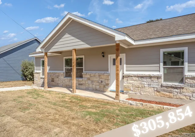 Homes for sale in Canyon Lake, TX | 1130 Greenhill Dr, Canyon Lake, TX 78133 | MLS# 1957208