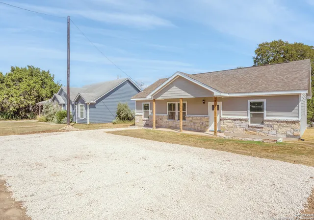 Homes for sale in Canyon Lake, TX | 1130 Greenhill Dr, Canyon Lake, TX 78133 | MLS# 1957208