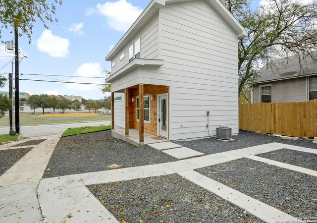Homes for sale in San Antonio, TX | 2507 E Commerce St, San Antonio, TX 78203 | MLS# 1957219