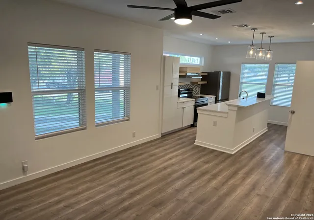 5th image of 2507 E Commerce St, San Antonio, TX 78203 | MLS# 1957219