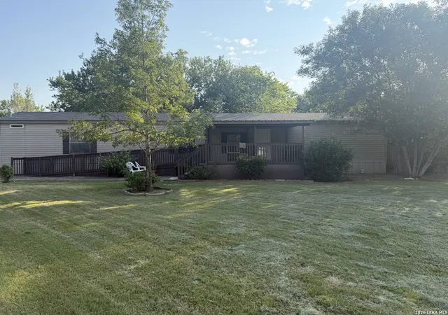 Photo 3 of Single family home for sale at 901 Tonkawa Cir, New Braunfels, TX 78130 | MLS# 1957230 | Listing updated on 2026-08-10