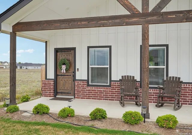 4th image of 218 Colonial, La Vernia, TX 78121 | MLS# 1957233