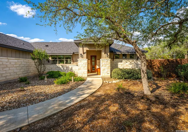 Photo 4 of Single family home for sale at 361 Rolling View, Canyon Lake, TX 78133 | MLS# 1957246 | Listing updated on 2026-05-07