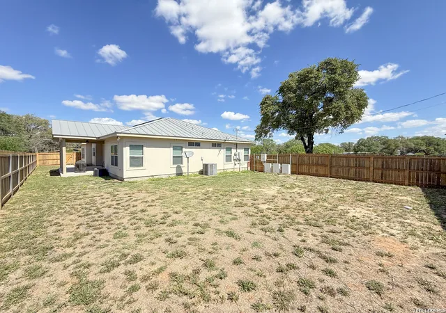 36th image of 101 8th St, Natalia, TX 78059 | MLS# 1957251