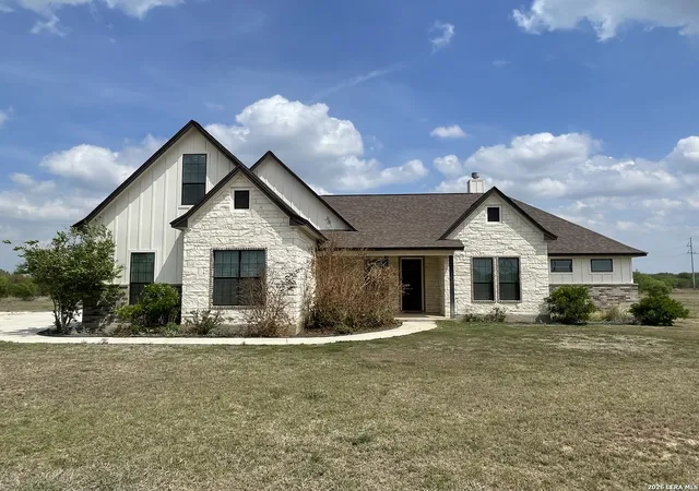 1st image of 18 Valley View, Uvalde, TX 78801 | MLS# 1957268