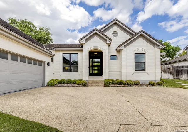 Photo 4 of Sale Pending at 15919 Mission Rdg, San Antonio, TX 78232 | MLS# 1957305 | Listing updated on 2026-05-06