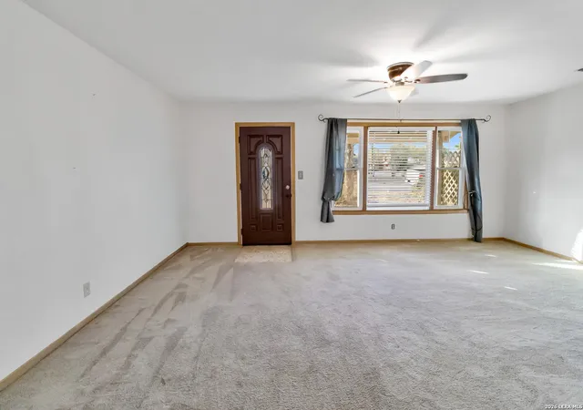 4th image of 612 E Hutchinson St, Beeville, TX 78102 | MLS# 1957323