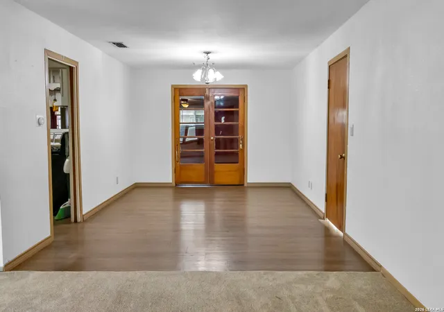 5th image of 612 E Hutchinson St, Beeville, TX 78102 | MLS# 1957323