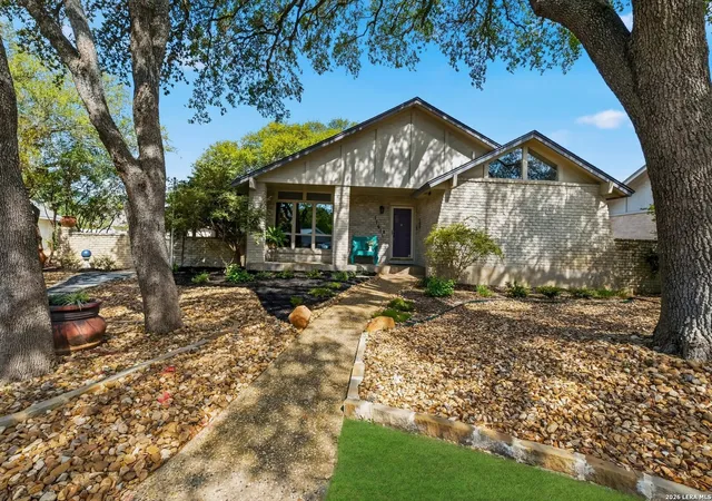 Photo 3 of Sale Pending at 11611 Whisper Trl, San Antonio, TX 78230 | MLS# 1957324 | Listing updated on 2026-04-26