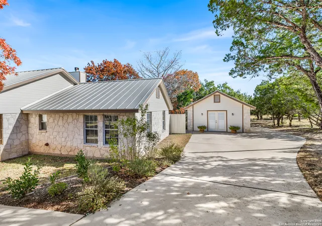 Photo 4 of Single family home for sale at 26371 Dull Knife, San Antonio, TX 78255 | MLS# 1957361 | Listing updated on 2026-04-23