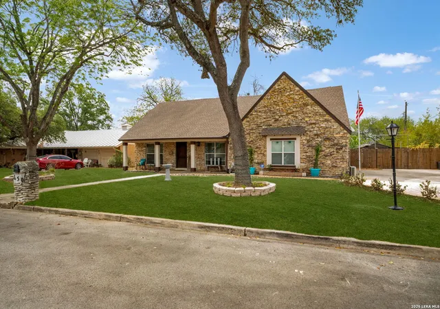 2nd image of 450 Spaceway Dr, Windcrest, TX 78239 | MLS# 1957385