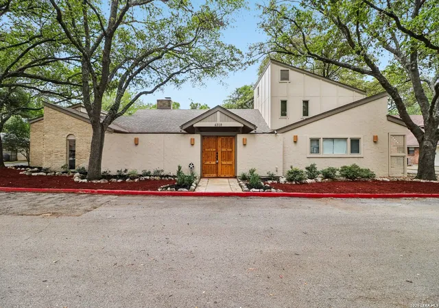 Photo 2 of Sale Pending at 4318 Muirfield, San Antonio, TX 78229 | MLS# 1957386 | Listing updated on 2026-05-18