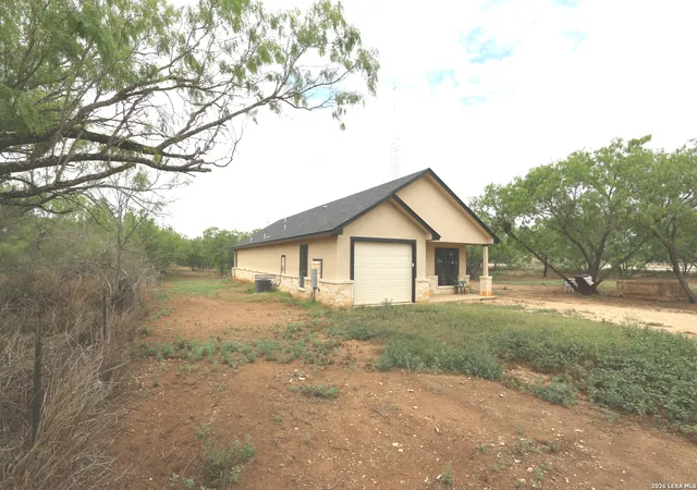 3rd image of 1186 Us Hwy 181, Floresville, TX 78114 | MLS# 1957387
