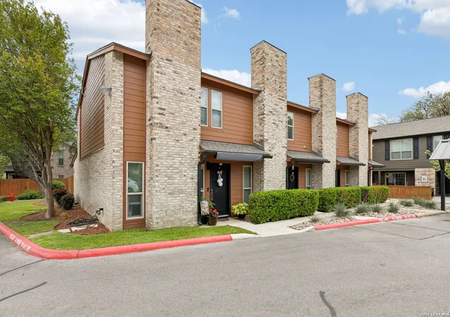 Listing Photo 4 - Condo for sale in building located at 2718 Old Field Dr, San Antonio, TX 78247 - Unit #502