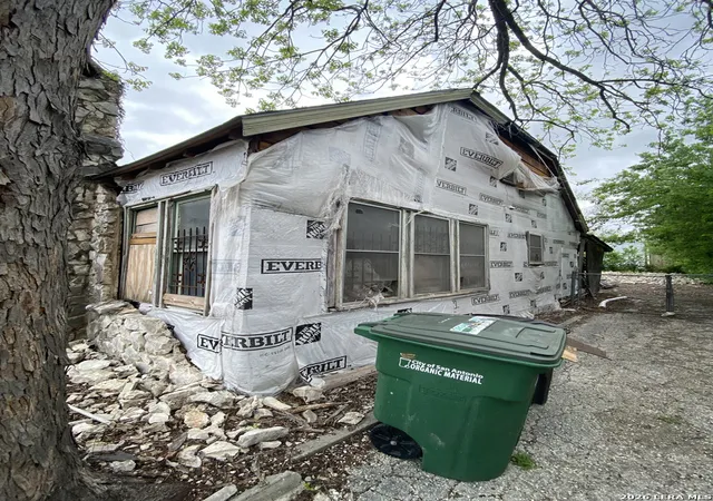 Photo 3 of Single family home for sale at 450 Avant Ave, San Antonio, TX 78210 | MLS# 1957401 | Listing updated on 2026-04-23