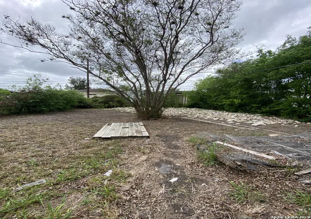 Photo 4 of Single family home for sale at 450 Avant Ave, San Antonio, TX 78210 | MLS# 1957401 | Listing updated on 2026-04-23
