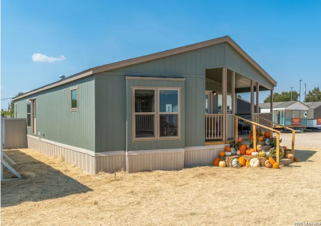 30th image of 4908 Waterwood Pass Dr, Elmendorf, TX 78112 | MLS# 1957416